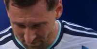Messi foi às lágrimas após marcar o primeiro gol  Foto: Reprodução/Cazé TV