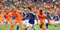 Foto: Divulgação / Ons Oranje - Legenda: Na estreia na Copa do Mundo, contra o Japão, Jan Paul van Hecke foi titular da Holanda / Jogada10