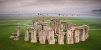 As enormes pedras em Stonehenge marcam os movimentos do Sol Foto: English Heritage / BBC News Brasil