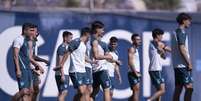 Atividade de prepara&ccedil;&atilde;o do M&aacute;laga antes da partida decisiva - Foto: Divulga&ccedil;&atilde;o/M&aacute;lagaCF / Jogada10