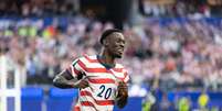 Folarin Balogun briga pela artilharia da Copa após marcar dois gols na estreia  Foto: Associated Press / Alamy