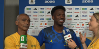 Vini Jr d&aacute; pista sobre les&atilde;o de Raphinha e evitar falar em dedicat&oacute;ria ap&oacute;s gol contra o Haiti: 'Para as pessoas especiais'  Foto: Reprodu&ccedil;&atilde;o/YouTube/Caz&eacute;TV
