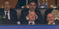 Ex-craque da França é flagrado dormindo durante goleada da Espanha contra Arábia Saudita  Foto: Reprodução/CazéTV