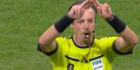 Raphael Claus no jogo entre Espanha e Arábia Saudita  Foto: Reprodução/Cazé TV