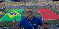 O repórter Abner Luiz ganha espaço na cobertura da Copa pelas entrevistas exclusivas com jogadores, ex-atletas e celebridades  Foto: Reprodução