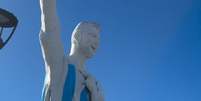 Estátua de Messi tem 26 metros de altura e pesa 70 toneladas  Foto: Reprodução/Instagram/@carlos_martinez_fotodj