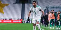 Mahrez (Arg&eacute;lia) durante jogo contra o Uruguai, no dia 31.03.2026. Foto: SOPA Images / Alamy