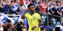Vini Jr marcou dois gols na vitória do Brasil sobre a Escócia  Foto: Carmen Mandato - FIFA / Getty Images