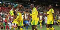 Maseko marca e a &Aacute;frica do Sul fecha a fase de grupos em segundo lugar e classificada &agrave; 2&ordf; fase. Foto: &nbsp; Carl Recine/Getty Images / Jogada10
