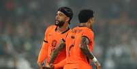 Memphis Depay segue com a Holanda na disputa da Copa do Mundo 2026 - Foto: Dean Mouhtaropoulos/Getty Images / Jogada10