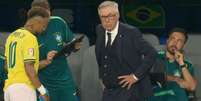 Davide Ancelotti antes da entrada de Neymar contra a Esc&oacute;cia.  Foto: Reprodu&ccedil;&atilde;o/ Redes Sociais
