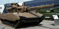 A KNDS apresentou seus tanques na Eurosatory, feira da ind&uacute;stria de defesa em Paris  Foto: DW / Deutsche Welle