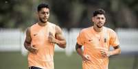Valverde (D) liderou o grupo de jogadores em uma reuni&atilde;o com Marcelo Bielsa - Foto: Divulga&ccedil;&atilde;o / AUF / Jogada10
