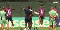 Jogadores do Panamá discutem em treino antes de jogo contra a Inglaterra  Foto: Reprodução/ESPN