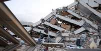 Equipes de resgate seguem correndo contra o rel&oacute;gio para resgatar desaparecidos em terremotos  Foto: Reuters / BBC News Brasil