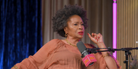 Jenifer Lewis participou do podcast 'Baby, This is Keke Palmer', onde fez revela&ccedil;&otilde;es sobre sua trajet&oacute;ria  Foto: Reprodu&ccedil;&atilde;o/Youtube/ Baby, This is Keke Palmer