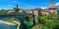 'Ponte del Diavolo' ou Ponte do Diabo no rio Natisone, na It&aacute;lia  Foto: Realy Easy Star/Tullio Valente/Mondadori Portfolio via Getty Images