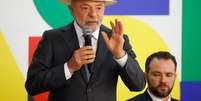 Lula durante lan&ccedil;amento do programa Desenrola; equipe econ&ocirc;mica anunciou nova fase voltada para quem paga as contas em dia  Foto: Wilton Junior/Estad&atilde;o / Estad&atilde;o