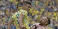 Neymar comemora gol de Casemiro  Foto: Reprodução/Instagram/CBF