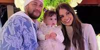 Neymar e Amanda Kimberlly com a filha, Helena   Foto: Reprodu&ccedil;&atilde;o/Instagram / Esporte News Mundo