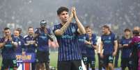 Alessandro Bastoni venceu o Campeonato Italiano e a Copa da Itália com a camisa da Inter na última temporada - Foto: Marco Luzzani/Getty Images / Jogada10