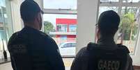 Policiais teriam agredido e extorquido v&iacute;tima para conseguir informa&ccedil;&otilde;es do tr&aacute;fico de drogas na regi&atilde;o   Foto: Divulga&ccedil;&atilde;o/Gaeco-PR