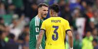Hincapi&eacute;, do Arsenal, foi expulso na derrota do Equador para o M&eacute;xico na Copa do Mundo - Foto: Kevin C. Cox/Getty Images / Jogada10
