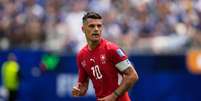 Granit Xhaka &eacute; uma das principais refer&ecirc;ncias no meio-campo da sele&ccedil;&atilde;o su&iacute;&ccedil;a. Foto: Associated Press / Alamy