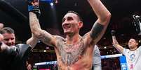 Max Holloway com o cintur&atilde;o BMF Foto: Divulga&ccedil;&atilde;o/UFC / Esporte News Mundo