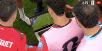 Jogadores do Egito assistem comportamento de goleiro da Austr&aacute;lia  Foto: Reprodu&ccedil;&atilde;o/Caz&eacute;TV