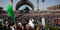Multidão reunida para funeral do líder supremo do Irã, o aiatolá Ali Khamenei, na Grande Mosalla, em Teerã, em 4 de julho de 2026.  Foto: RFI