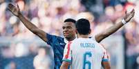 Mbappé em partida contra o Paraguai  Foto: MARCELO MACHADO DE MELO/FOTOARENA/ESTADÃO CONTEÚDO