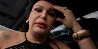 Luisa Marilac na 'live' em que mostrou a insatisfação com a estrutura do ônibus  Foto: Reprodução/YouTube @luisamarilacc