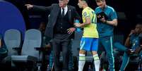 Carlo Ancelotti orienta Martinelli, autor do gol da virada sobre o Japão Foto: Getty / BBC News Brasil