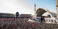 Segundo dia do funeral de Ali Khamenei lotou centro religioso em Teerã, com estimadas centenas de milhares de pessoas  Foto: DW / Deutsche Welle