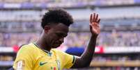 Vin&iacute;cius J&uacute;nior ap&oacute;s elimina&ccedil;&atilde;o do Brasil para a Noruega  Foto: Jose Breton/Pics Action/NurPhoto via Getty Images
