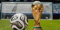 A bola Trionda que ser&aacute; utilizada nas semifinais, na disputa de terceiro lugar e na grande final da Copa de 2026.  Foto: Fifa/ Divulga&ccedil;&atilde;o