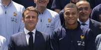 Atacante deu dura resposta &agrave; senadora Celeste Amarilla ap&oacute;s sofrer ofensas racistas &ndash;  Foto: Sarah Steck/ Pr&eacute;sidence de la R&eacute;publique - Legenda: Presidente Emmanuel Macron manifestou solidariedade a Mbapp&eacute;, v&iacute;tima de ofensas racistas / Jogada10