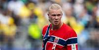 Haaland foi decisivo para a vit&oacute;ria da Noruega sobre o Brasil &ndash;  Foto: Dan Mullan/Getty Images / Jogada10