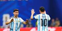 Argentina vai enfrentar o vencedor de Su&iacute;&ccedil;a ou Col&ocirc;mbia no pr&oacute;ximo s&aacute;bado, 11  Foto: Evrim Aydin/Anadolu via Getty Images