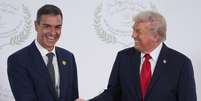 Gabinete do primeiro-ministro da Espanha, Pedro S&aacute;nchez, afirmou que est&aacute; tratando declara&ccedil;&otilde;es de Trump como "algo normal" e que n&atilde;o pretende alterar as "excelentes" rela&ccedil;&otilde;es &zwnj;que mant&eacute;m com Washington  Foto: Evan Vucci - Pool / Getty Images
