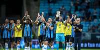 Elenco do Gr&ecirc;mio reunido. Foto: Lucas Uebel/Gr&ecirc;mio / Esporte News Mundo