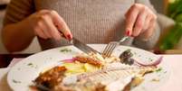 A alimenta&ccedil;&atilde;o pode ser um dos caminhos para baixar os n&iacute;veis de "colesterol ruim" Foto: Getty Images