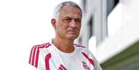 Jos&eacute; Mourinho durante treinamento do Real Madrid - Foto: Divulga&ccedil;&atilde;o X @realmadrid / Jogada10