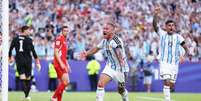 MacAllister abriu o placar para os argentinos na classifica&ccedil;&atilde;o hist&oacute;rica deste s&aacute;bado em Kansas City  Foto: Kevin C. Cox/Getty Images