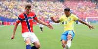 Haaland em a&ccedil;&atilde;o na derrota norueguesa para os ingleses nas quartas de final da Copa &ndash;  Foto: Divulga&ccedil;&atilde;o / NFF / Jogada10