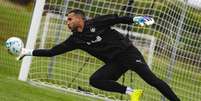 Gabriel Batista foi capit&atilde;o do Santa Clara, de Portugal - Foto: Divulga&ccedil;&atilde;o / CD Santa Clara / Jogada10