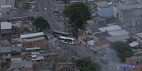 Barricadas foram montadas em pontos que rodeiam o Complexo da Pedreira  Foto: Reprodução/GloboNews