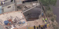 Cratera se abre durante execu&ccedil;&atilde;o de obra da Sabesp  Foto: Reprodu&ccedil;&atilde;o/SPTV/Rede Globo