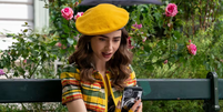 Nem Samba, nem Gazelle: os novos t&ecirc;nis da Adidas na cor 'cr&egrave;me br&ucirc;l&eacute;e' s&atilde;o os mais confort&aacute;veis e chiques; estou viciado em us&aacute;-los com jeans largo nos dias frios. Foto: Divulga&ccedil;&atilde;o, Netflix / Purepeople